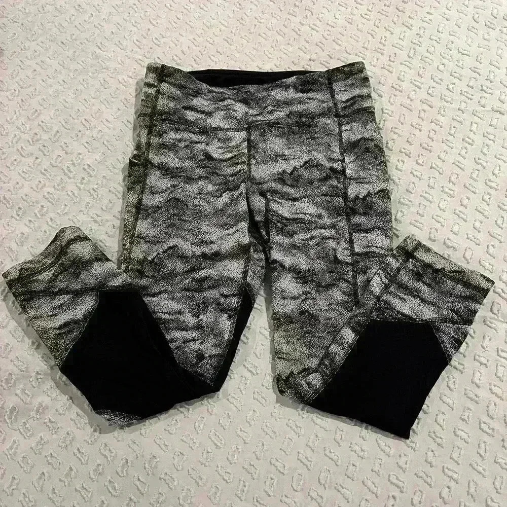 Lululemon Pace Rival Crop Power Luxtreme Hazy Days Black White/Black